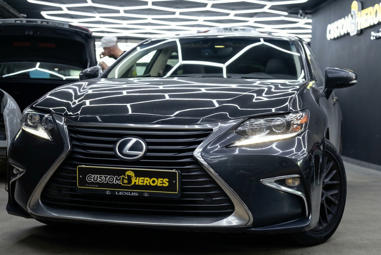 салон Lexus ES 200 до работы с подлокотниками