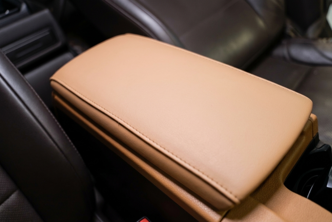 итог локальной реставрации кожи Lexus ES 200
