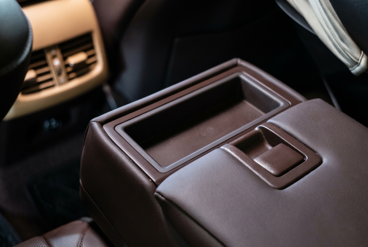 готовый элемент заднего подлокотника Lexus ES 200