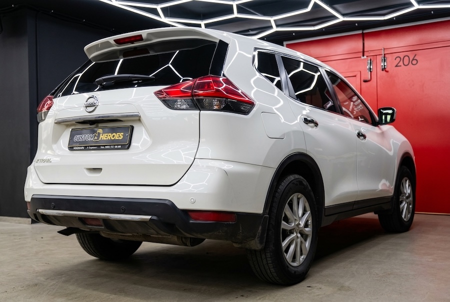Экран Teyes CC4 Pro после установки в Nissan X-Trail T32
