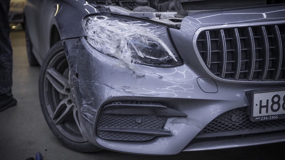 ремонт фары Mercedes после ДТП
