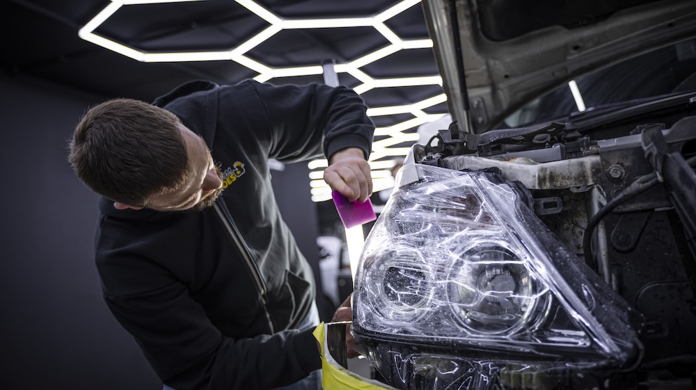 Nissan Patrol оклейка фар