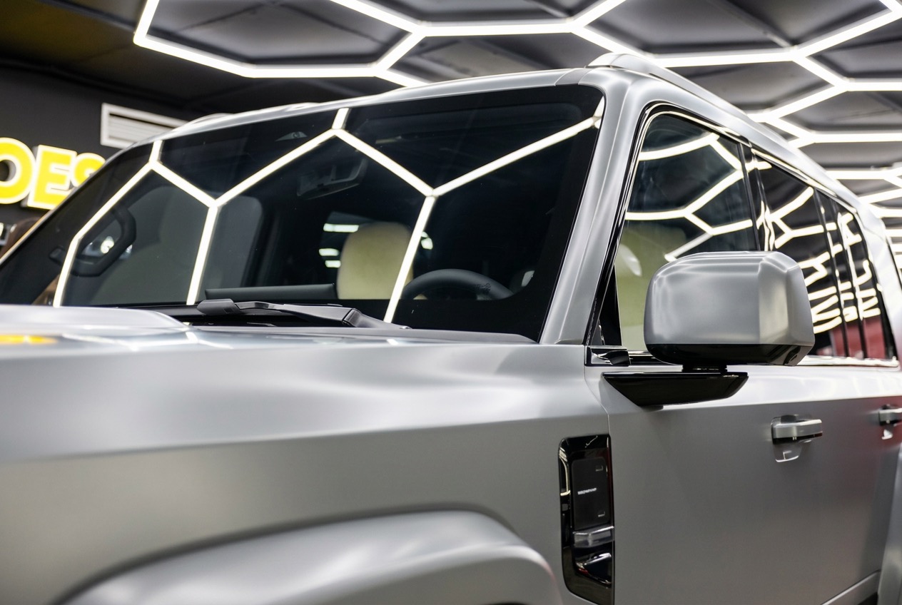 iCar V27 с затонированными задними боковыми стёклами