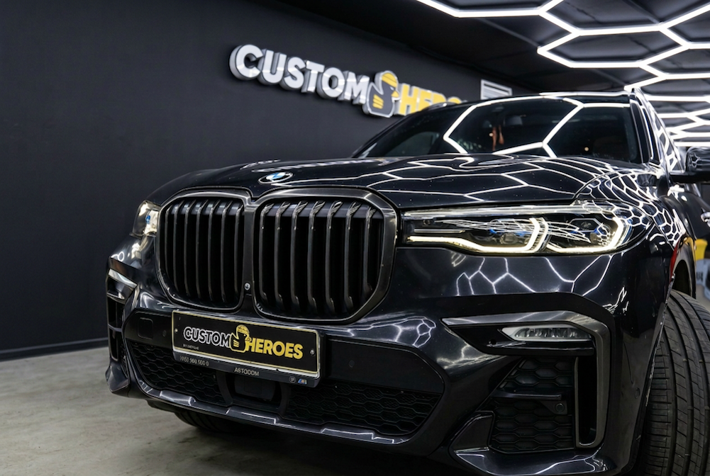 Фара BMW X7 с защитной полиуретановой плёнкой