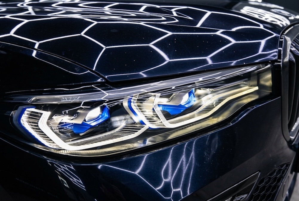 Прозрачная фара BMW X7 после замены стекла