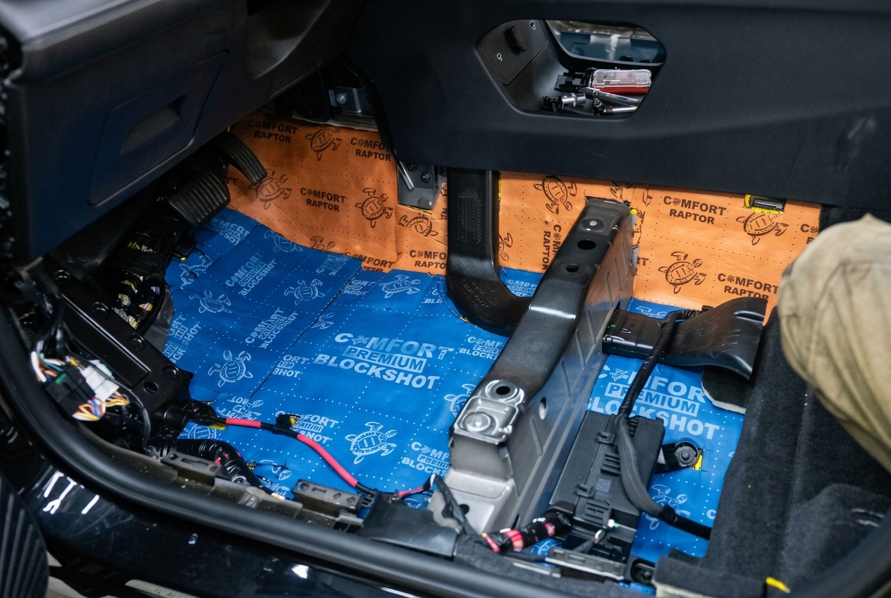 Шумоизоляция дверных карт Geely Monjaro