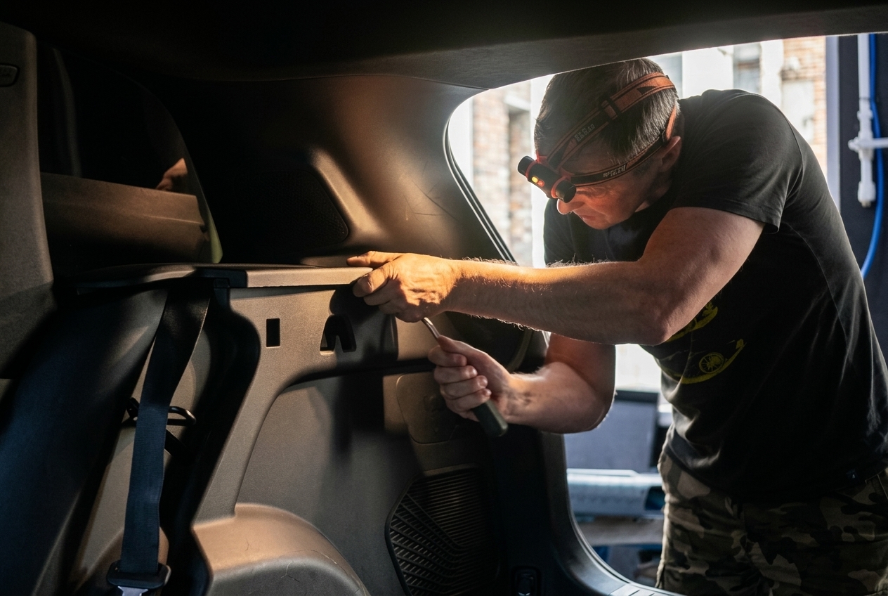 Материалы Comfort Mat Vespa для шумоизоляции Geely Monjaro