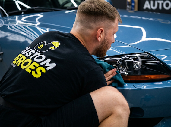Оклейка стекол фар BMW Z4 полиуретановой пленкой
